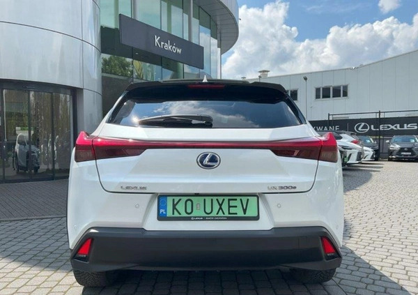 Lexus UX cena 199900 przebieg: 20007, rok produkcji 2021 z Kraków małe 596